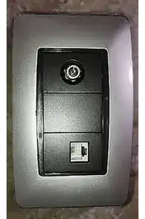 Toma coaxial y tlfnca para empotrar, plata