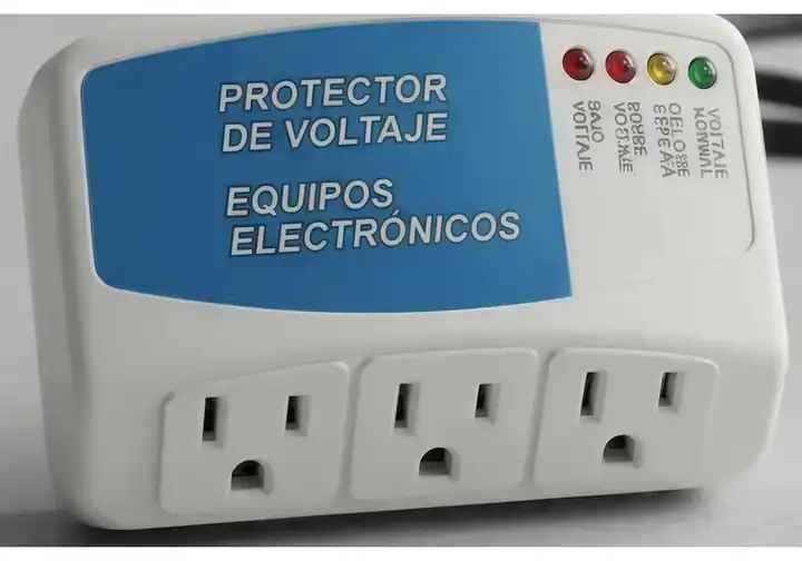 Protector de voltaje 3 salidas 120 V